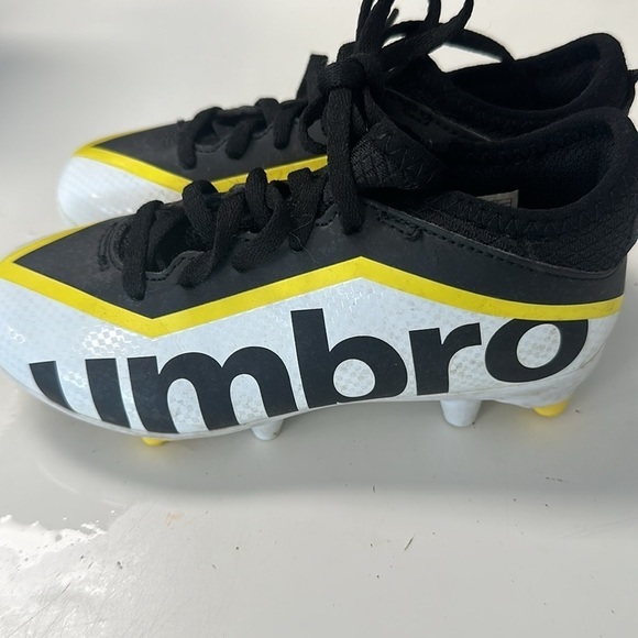 Umbro Pivot Size 12 Football Soccer Cleat Yellow - Picture 2 of 6